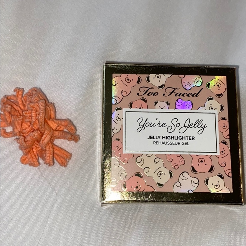Too faced - Picture 2 of 5